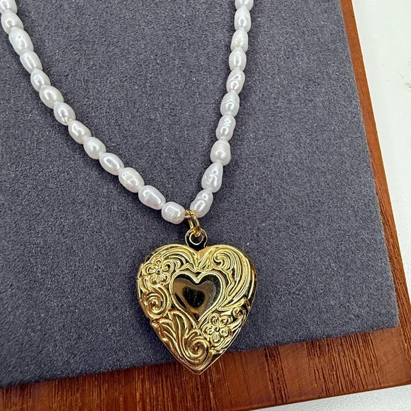 Vanessa Mooney Madison Pearl Heart Locket Necklace Gold Freshwater - Picture 6 of 9